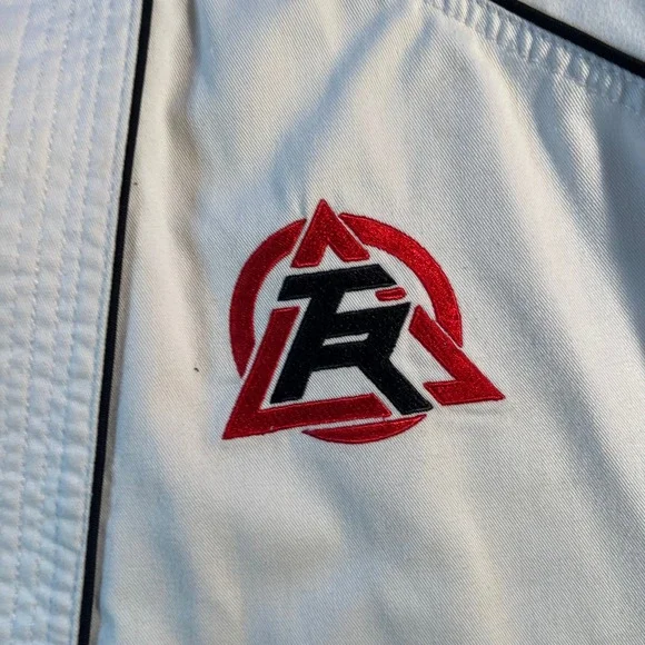 Tiger Rock Kids White Karate Jacket Taekwondo Martial Arts Uniform Gi Size 2/150 - Picture 6 of 11